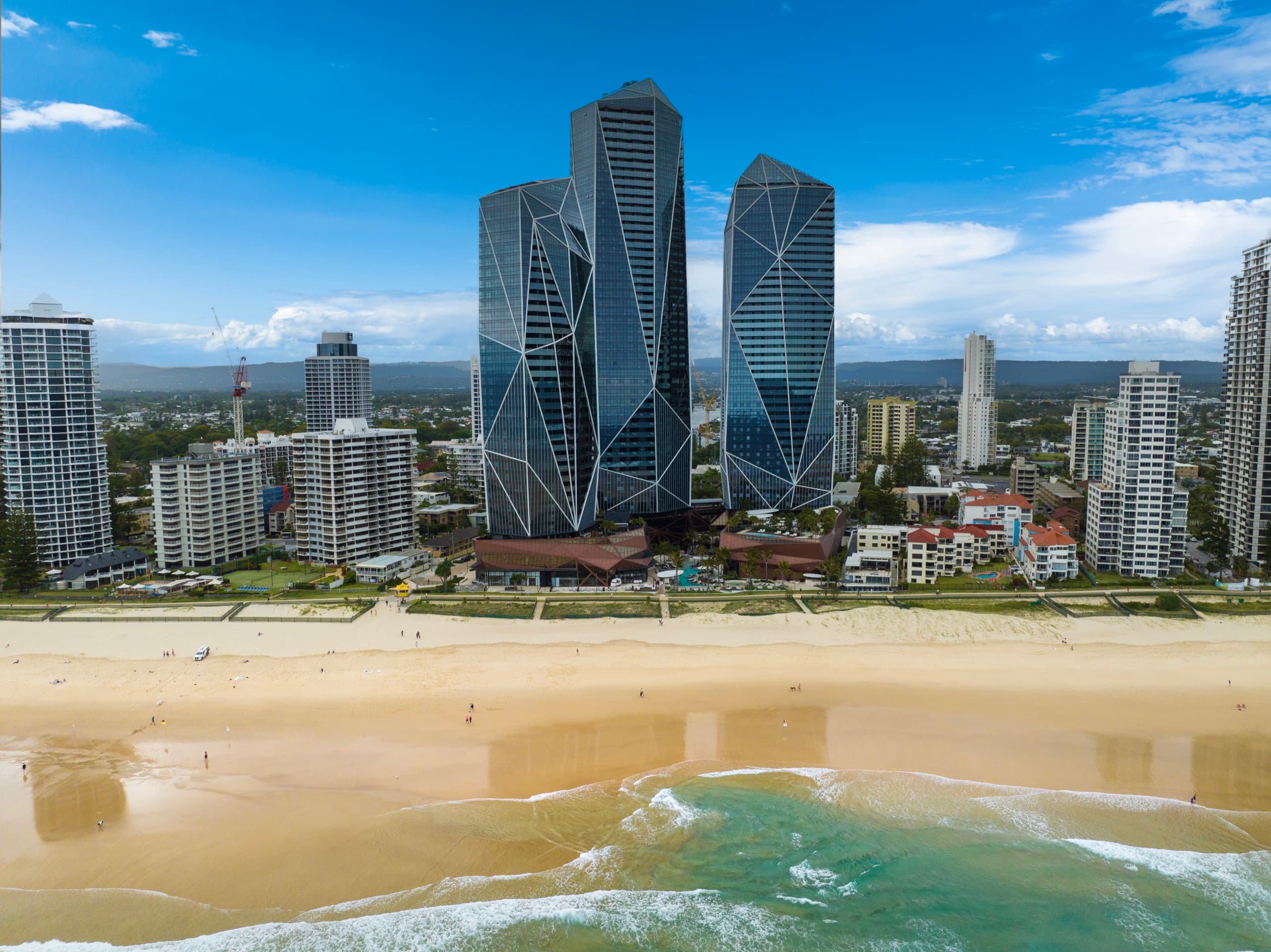 Oceanfront Luxury Suite at Jewel Residences Pools, Surfers Paradise — photo 1